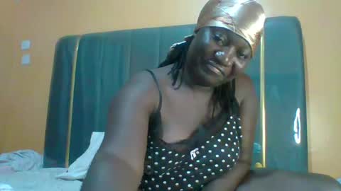 lindah32 online show from June 30, 11:39 pm