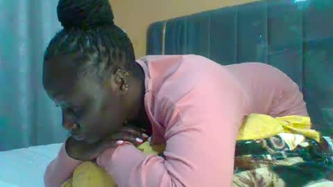 lindah32 online show from July 17, 12:06 am