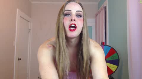 Snapshot of ladyboyhomemaker chatting on January 22, 2:59 am ladyboyhomemaker online show from January 22, 2:59 am