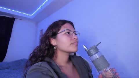  Lady  online show from November 11, 10:43 pm