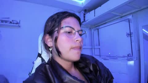  Lady  online show from April 10, 4:17 am