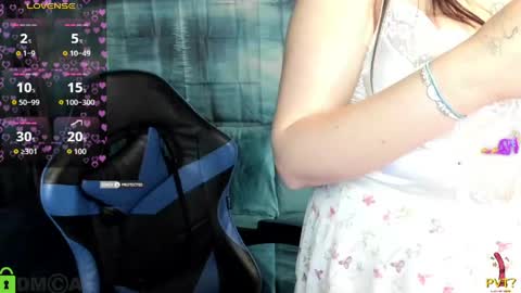 Snapshot of ladydrammer chatting on May 15, 7:54 pm LadyDrummer online show from May 15, 7:54 pm
