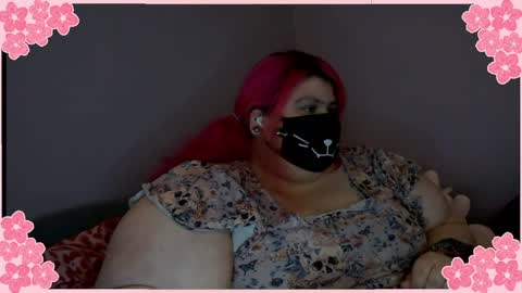 ladykitsunebig online show from May 7, 7:08 pm