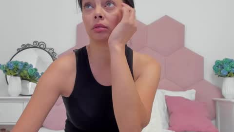 Snapshot of ladyliia chatting on January 10, 4:54 am Lia online show from January 10, 4:54 am