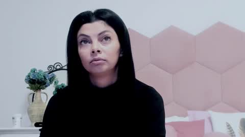 Snapshot of ladyliia chatting on February 4, 5:10 am Lia online show from February 4, 5:10 am