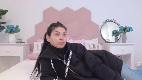 Snapshot of ladyliia chatting on February 18, 4:26 am Lia online show from February 18, 4:26 am