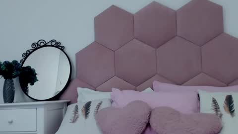 Snapshot of ladyliia chatting on February 19, 8:12 am Lia online show from February 19, 8:12 am