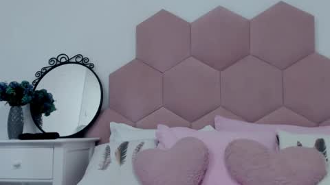 Snapshot of ladyliia chatting on February 24, 6:16 am Lia online show from February 24, 6:16 am