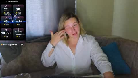 ladylucky_ online show from October 20, 2:01 am