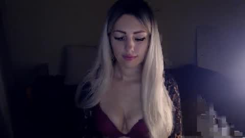 Snapshot of ladymoonlight8 chatting on December 27, 1:28 pm Monika online show from December 27, 1:28 pm