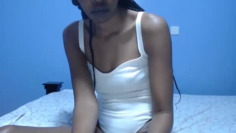 ladyqeeen online show from February 26, 10:20 pm