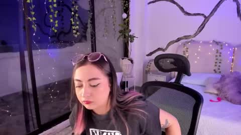 Lady  online show from November 8, 4:56 am