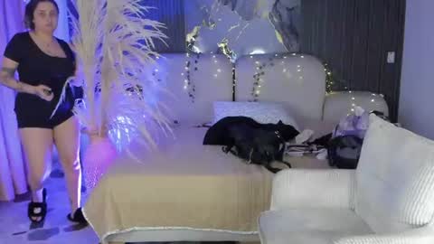 Snapshot of ladysweetts chatting on July 11, 3:31 am Lady online show from July 11, 3:31 am