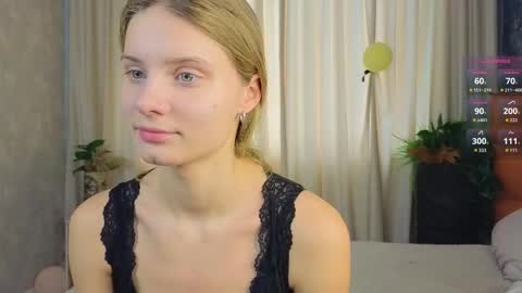 Snapshot of lafeti chatting on October 22, 6:46 am Lilia online show from October 22, 6:46 am