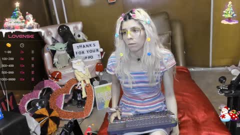 Skinnygirl online show from December 28, 11:26 pm