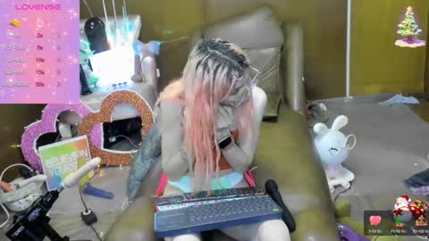 Skinnygirl online show from October 11, 1:38 am