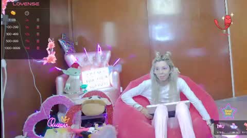 Snapshot of laflakita21 chatting on June 16, 12:46 am Skinnygirl online show from June 16, 12:46 am