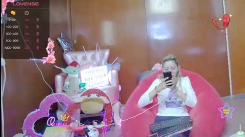 Snapshot of laflakita21 chatting on June 26, 11:53 pm Skinnygirl online show from June 26, 11:53 pm