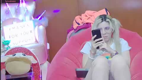 Snapshot of laflakita21 chatting on July 10, 1:32 am Skinnygirl online show from July 10, 1:32 am
