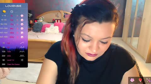 Snapshot of lagerthaa1 chatting on December 2, 6:09 am Arielle online show from December 2, 6:09 am