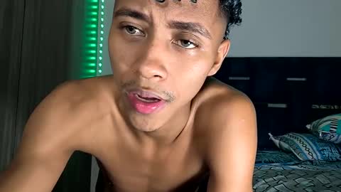 Snapshot of lagosanthos chatting on January 28, 5:43 am LagoSantos online show from January 28, 5:43 am