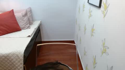 Snapshot of laia_white chatting on February 6, 11:13 am Im Leia online show from February 6, 11:13 am