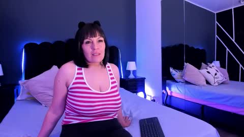 Snapshot of laiaa_88 chatting on January 15, 5:23 am Laila online show from January 15, 5:23 am