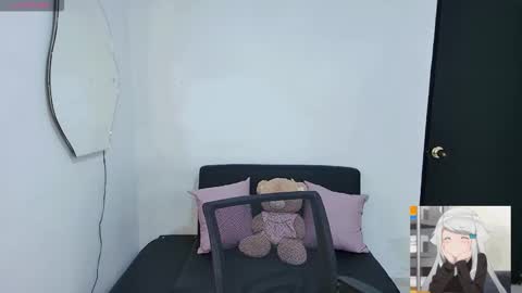 Snapshot of laila_addison chatting on February 17, 3:47 am laila online show from February 17, 3:47 am