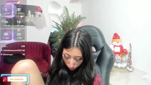 Snapshot of laila_angel chatting on December 8, 7:54 pm laila_angel online show from December 8, 7:54 pm
