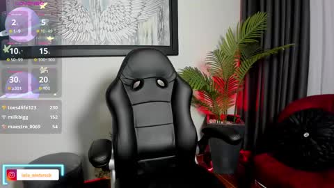 Snapshot of laila_angel chatting on March 4, 8:13 am laila_angel online show from March 4, 8:13 am