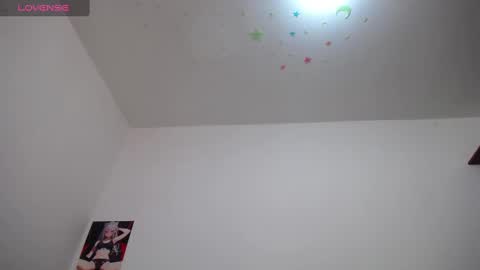 Leila Laly online show from February 7, 2:47 pm