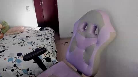 Snapshot of lain_t chatting on October 27, 9:13 am lain_t online show from October 27, 9:13 am