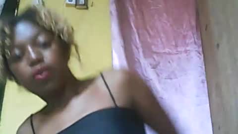 Snapshot of lalao697790 chatting on May 23, 9:13 am lalao697790 online show from May 23, 9:13 am
