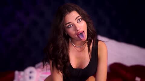 Snapshot of lalaroze chatting on November 2, 8:00 pm Lala online show from November 2, 8:00 pm