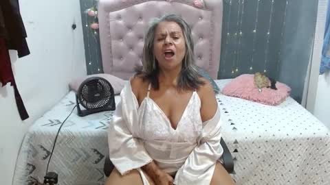 lalisha online show from October 15, 12:00 am