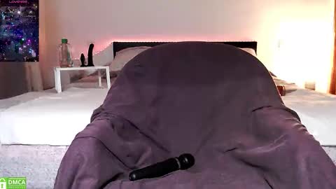 Lola online show from March 18, 7:28 pm