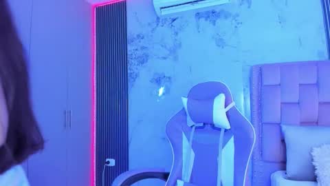 Laura online show from September 27, 12:43 pm