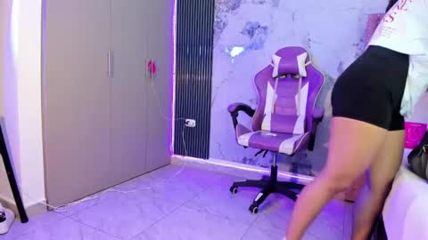 Laura online show from October 5, 12:25 pm