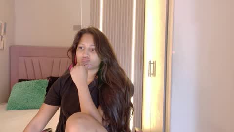 Laura online show from November 13, 12:15 pm