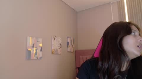 Laura online show from November 22, 12:04 pm