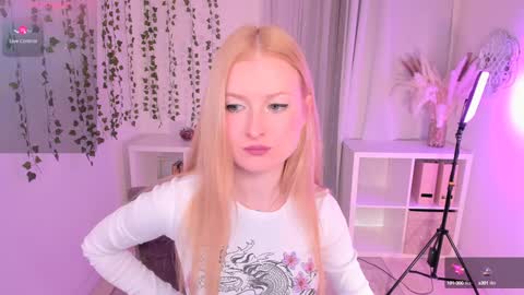 Laly online show from December 23, 3:33 pm