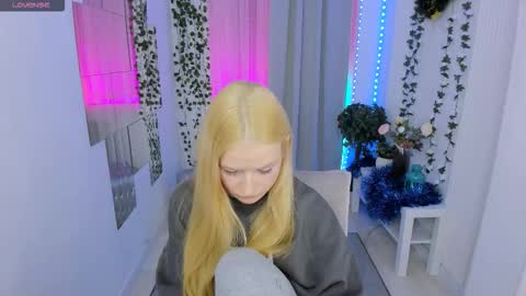 Laly online show from January 7, 4:31 pm