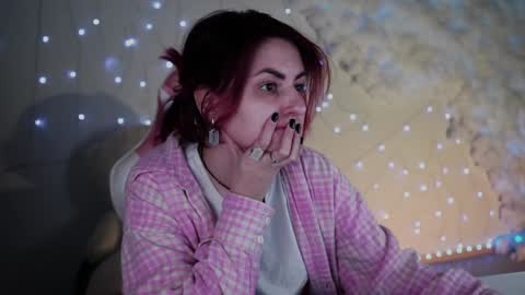 just call me Lana  and her security online show from December 20, 11:21 am