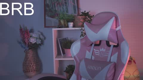 just call me Lana  and her security online show from December 22, 2:49 pm