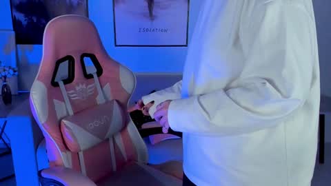 just call me Lana  and her security online show from January 18, 11:21 am