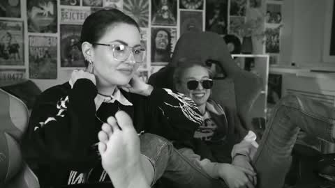 just call me Lana  and her security online show from January 31, 11:46 am