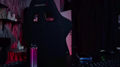 just call me Lana  and her security online show from December 5, 8:45 am