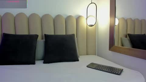 Snapshot of lana_cavendish chatting on October 6, 11:40 am Lana online show from October 6, 11:40 am