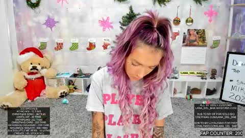 Lana Del Bae online show from December 17, 3:34 am