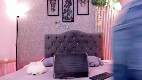 Snapshot of lana_gill chatting on April 17, 6:33 pm lana_gill online show from April 17, 6:33 pm